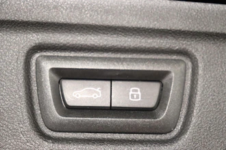 https://vehicle.imgix.net/4360599/a9ed7758-587c-463b-a945-a3ab87454f0d.JPG