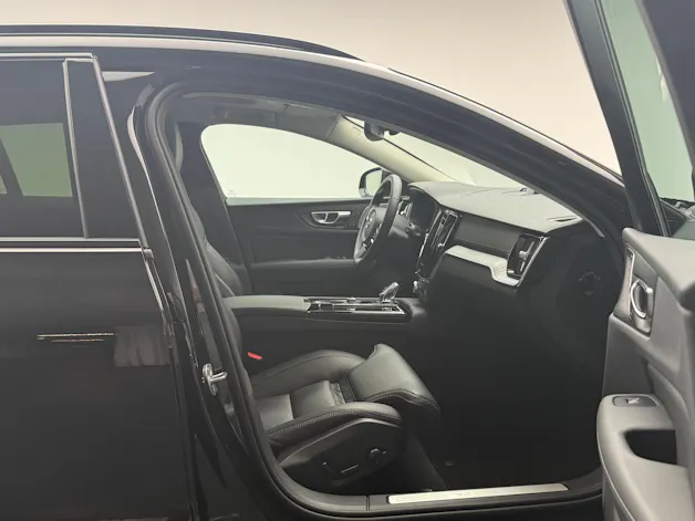 Volvo V60 2.0 T8 TE Ultra Dark eAWD
