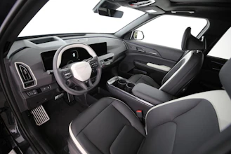 https://vehicle.imgix.net/4360848/6ef35ca3-2d51-4741-93b0-4ab74cfd1a10.jpg