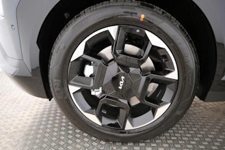 https://vehicle.imgix.net/4360848/df83ddd8-9450-46e4-b29c-6847180b18c8.jpg