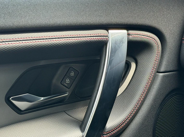 Fahrzeugbild LAND ROVER DISCOVERY SPORT
