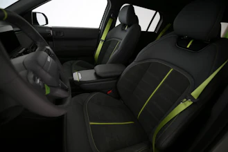 https://vehicle.imgix.net/4360867/6765199a-560f-4171-9928-ec2be3db2a40.jpg