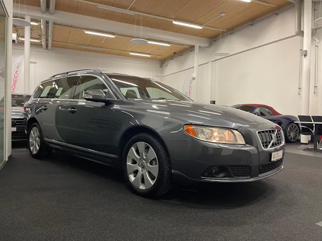 Volvo V70 3.2 Summum