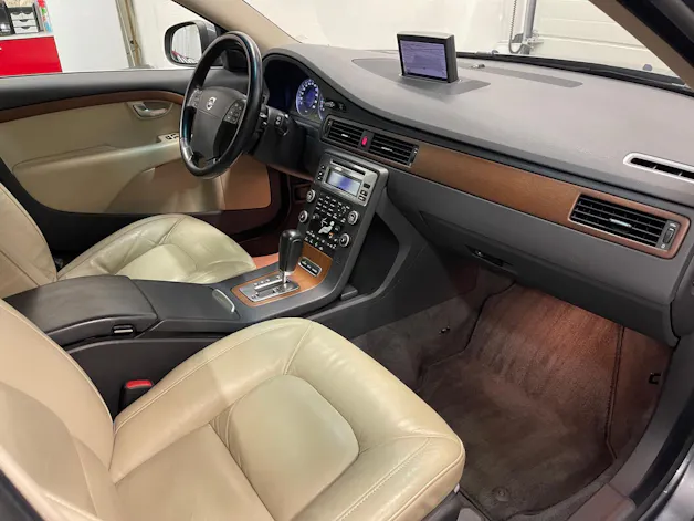 Volvo V70 3.2 Summum