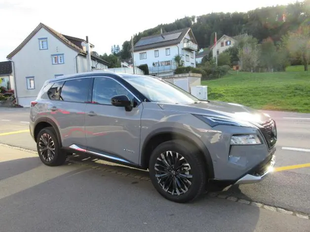 Nissan X-Trail 1.5 VC-T Tekna e-4orce 7P
