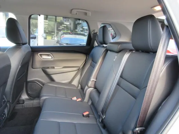 Nissan X-Trail 1.5 VC-T Tekna e-4orce 7P