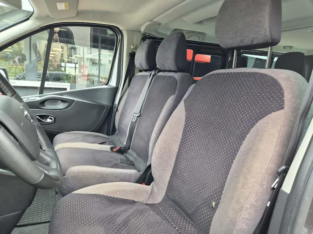 Nissan NV300 Kombi 2.9 t L2 H1 2.0 dCi 170 TwinTurbo Premium 9P