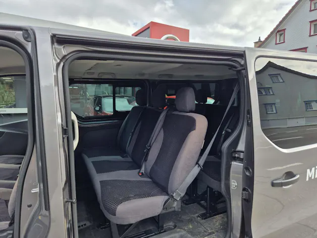 Nissan NV300 Kombi 2.9 t L2 H1 2.0 dCi 170 TwinTurbo Premium 9P