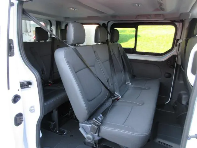 Nissan Primastar Kombi 2.8 t L1 H1 2.0 dCi 170 Tekna 9P