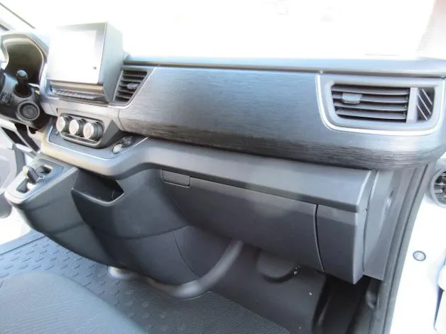 Nissan Primastar Kombi 2.8 t L1 H1 2.0 dCi 170 Tekna 9P
