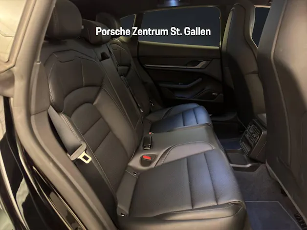 Porsche Taycan 4S Cross Turismo