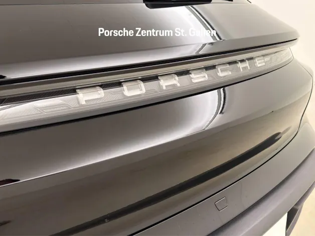 Porsche Taycan 4S Cross Turismo
