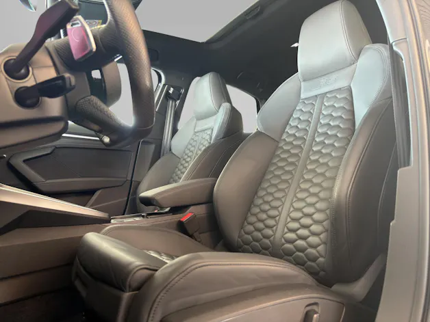 Audi RS3 Limousine 2.5 TFSI quattro S-Tronic