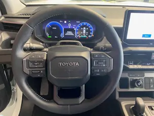 Toyota Hilux Double Cab.-Pick-up 59KWh Comfort