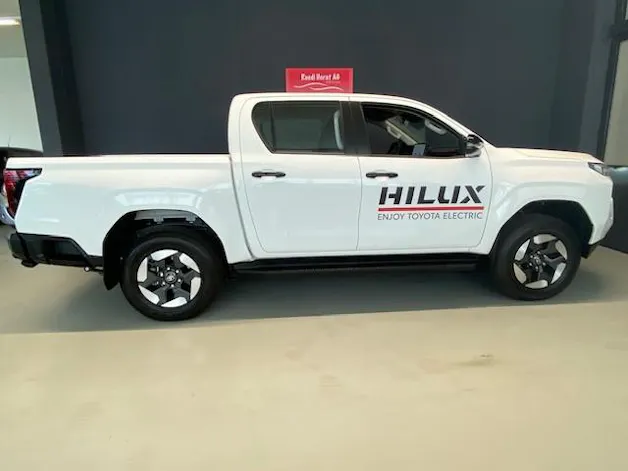 Toyota Hilux Double Cab.-Pick-up 59KWh Comfort