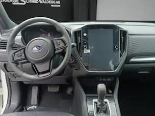 Subaru Forester Station 2.0i e-Boxer Swiss Plus