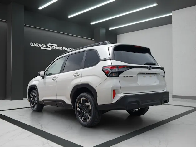 Subaru Forester Station 2.0i e-Boxer Swiss Plus