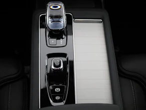 https://vehicle.imgix.net/4361188/5c689e47-68f9-44cf-92b5-9339c210b2b3.jpg