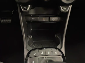 https://vehicle.imgix.net/4361198/81fd8d74-2b04-419c-acd4-4f03c020df8a.jpg