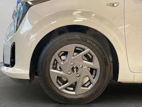 https://vehicle.imgix.net/4361198/e66432d7-bc2f-4522-8df4-36f347a54159.jpg