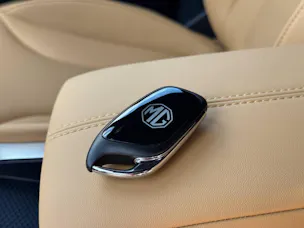 MG HS 1.5 Hybrid Luxury 224 ch, cuir Brown