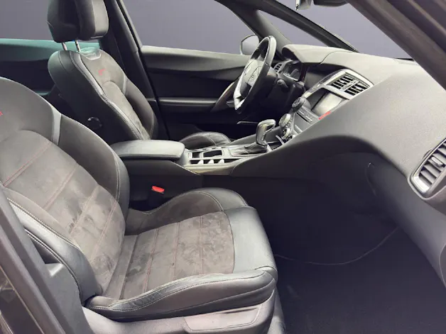 DS Automobiles 5 2.0 BlueHDi 180 Performance L.