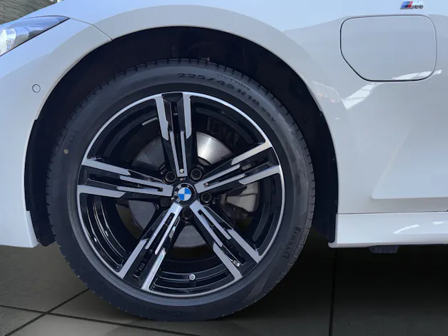 BMW 330e xDrive Touring M Sportpaket