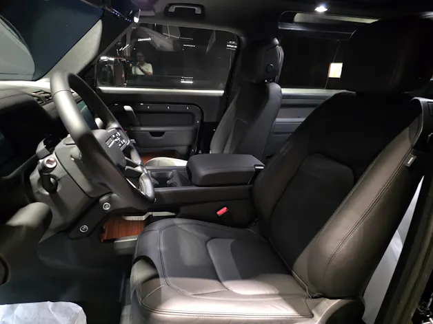 Land Rover Defender 90 3.0 D I6 350 X-Dynamic HSE