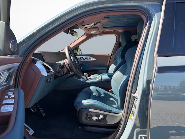 BMW XM Plug-in Hybrid