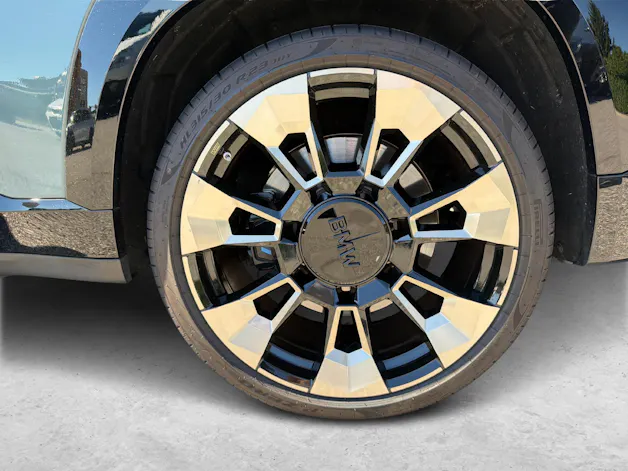 BMW XM Plug-in Hybrid