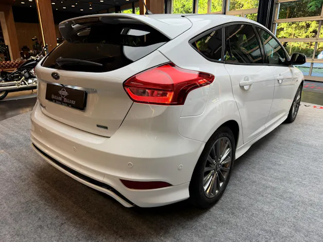 Ford Focus 1.0i EcoB 125 ST-Line Automat