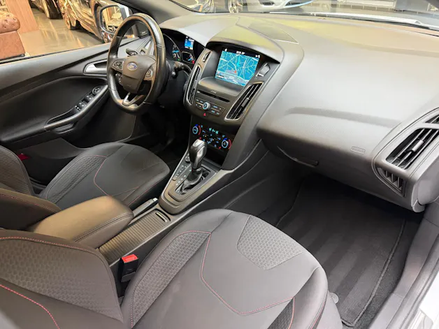 Ford Focus 1.0i EcoB 125 ST-Line Automat