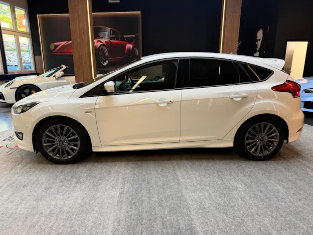 Ford Focus 1.0i EcoB 125 ST-Line Automat