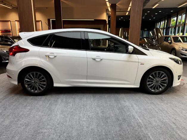 Ford Focus 1.0i EcoB 125 ST-Line Automat