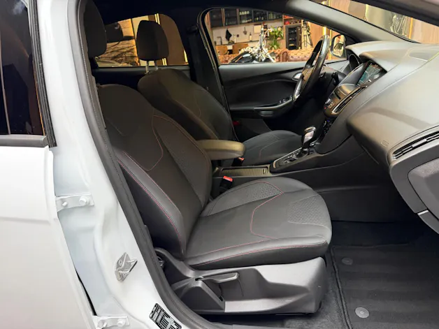 Ford Focus 1.0i EcoB 125 ST-Line Automat