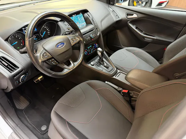 Ford Focus 1.0i EcoB 125 ST-Line Automat