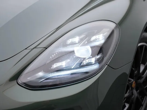 Porsche Panamera 4 E-Hybrid Platinum Edition