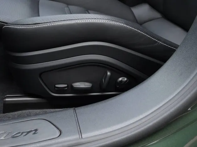Porsche Panamera 4 E-Hybrid Platinum Edition