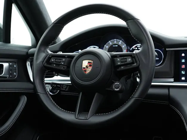 Porsche Panamera 4 E-Hybrid Platinum Edition