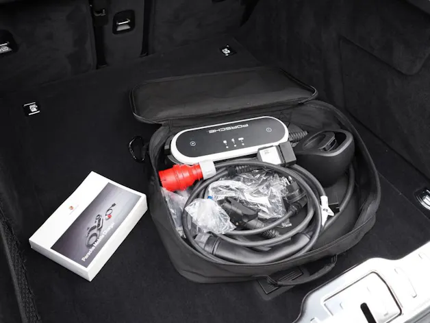 Porsche Panamera 4 E-Hybrid Platinum Edition