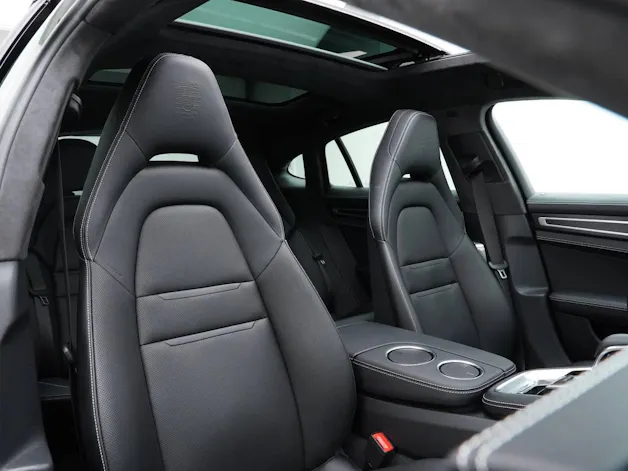 Porsche Panamera 4 E-Hybrid Platinum Edition