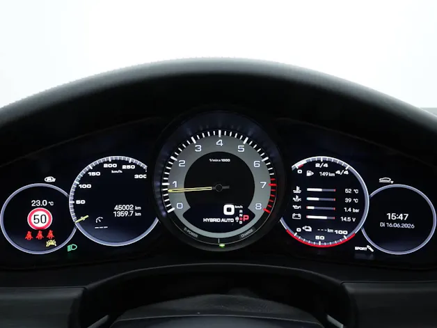 Porsche Panamera 4 E-Hybrid Platinum Edition