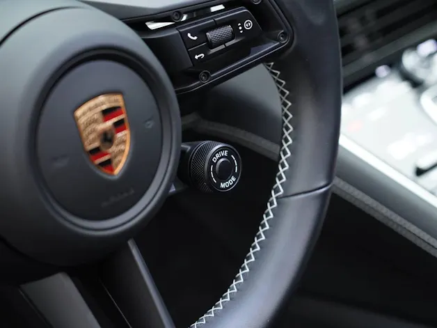 Porsche Panamera 4 E-Hybrid Platinum Edition