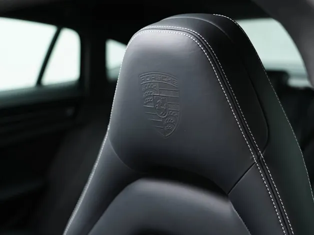 Porsche Panamera 4 E-Hybrid Platinum Edition