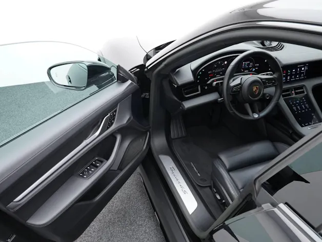 Porsche Taycan 4S Cross Turismo