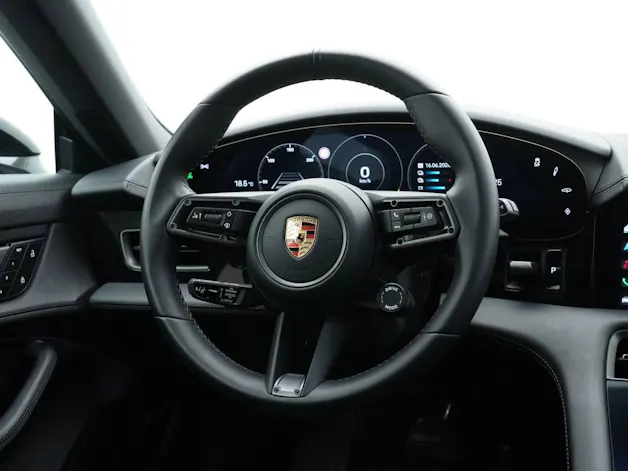 Porsche Taycan 4S Cross Turismo