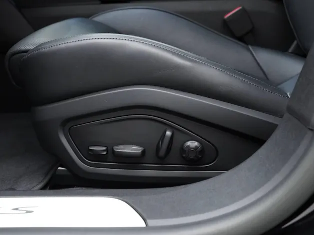 Porsche Taycan 4S Cross Turismo