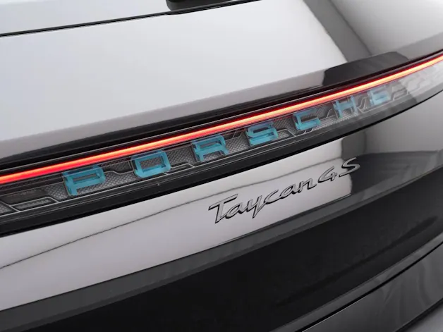 Porsche Taycan 4S Cross Turismo