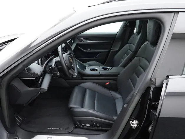 Porsche Taycan 4S Cross Turismo