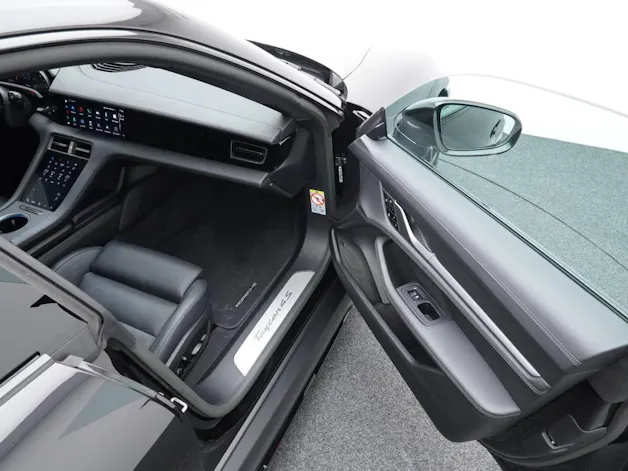 Porsche Taycan 4S Cross Turismo
